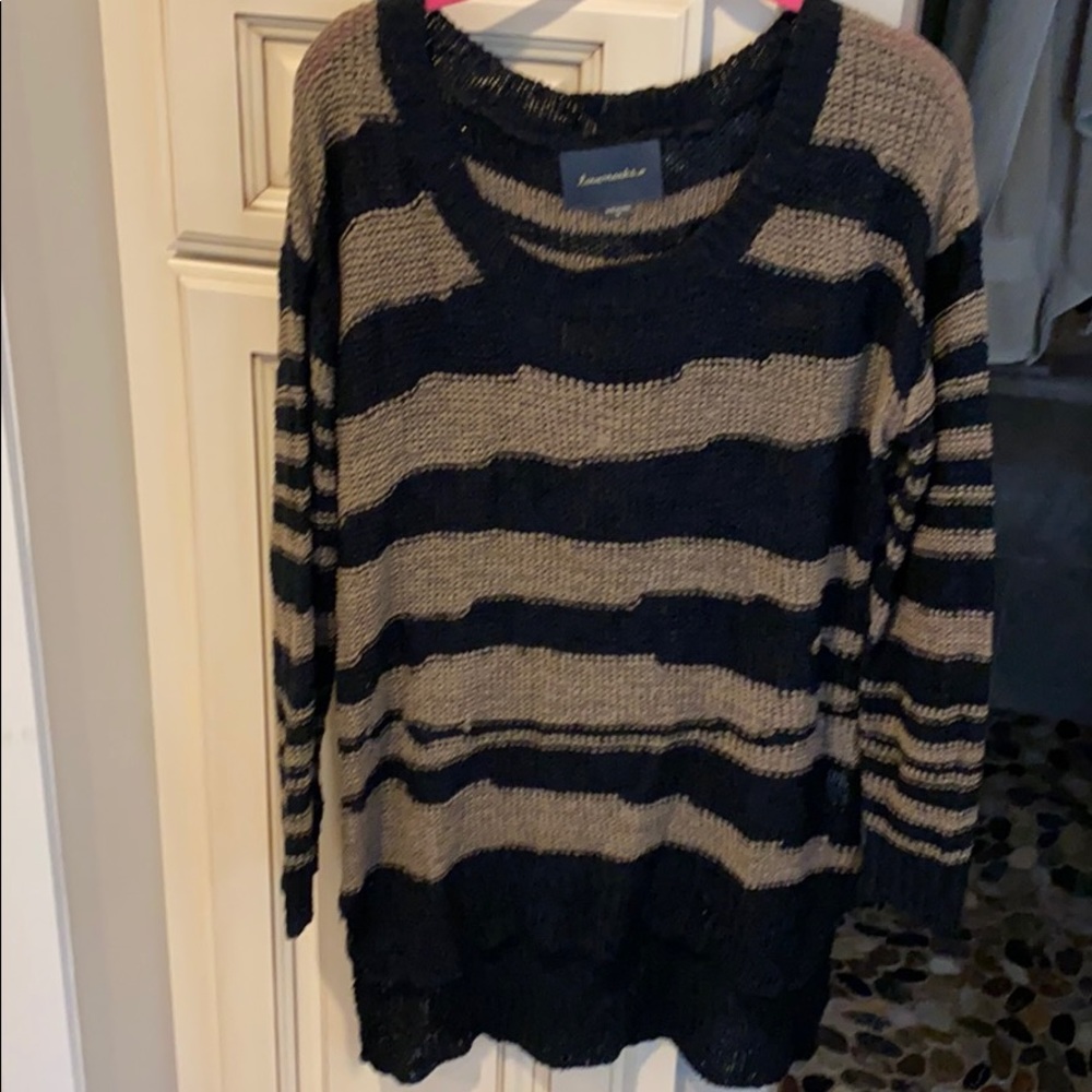 Buckle sweater